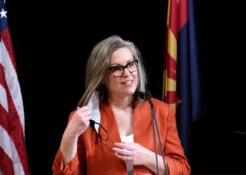 Kari Lake:”We are left with a open border, and a Governor giving illegals the nod to come here.”