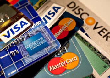 Everyday Amercians Are Tapped Out | U.S. Credit Card Debt Hits $1 Trillion For First Time In History