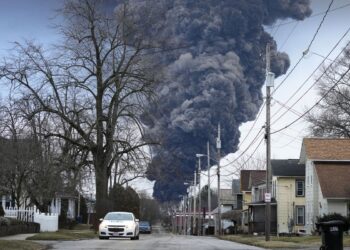 Episode 2621: The Abandoned Special: Live From East Palestine Day 2