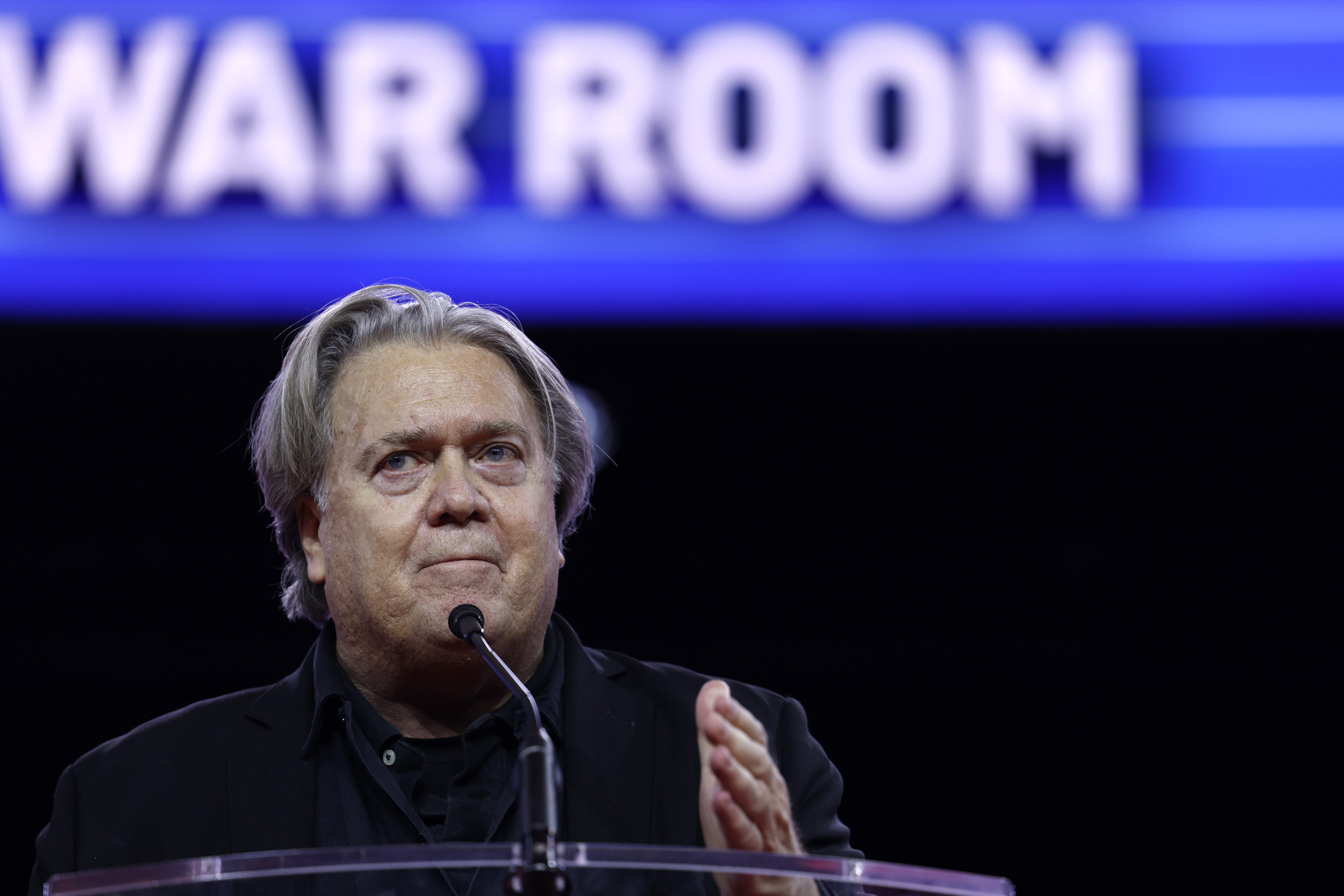 Bannon Warroom Rumble - zt2004f