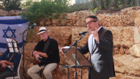 NGOs Unmasked: Rabbi Peseach Wolicki’s Sharp Critique of Biased Humanitarian Narratives
