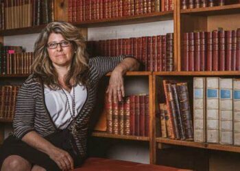 “A Presidential Campaign Is Not a Therapy Session”: Naomi Wolf’s Expert WarRoom Blueprint for Winning Elections