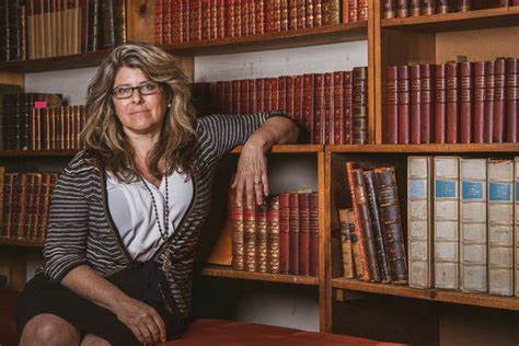“A Presidential Campaign Is Not a Therapy Session”: Naomi Wolf’s Expert WarRoom Blueprint for Winnin...
