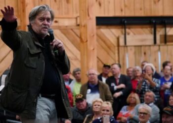 Steve Bannon vs. Lois Lerner: Unpacking the Double Standards of Justice Under Obama