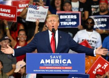 WarRoom’s Final Push: Easy Calls and Texts to be a Part of the Solution to Save America