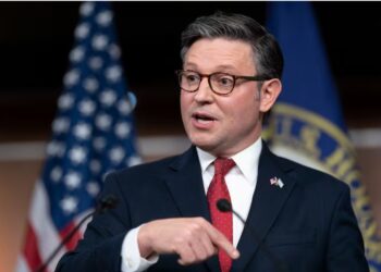 Situation Report: Bannon and Navarro Slam House Speaker Mike Johnson, Call for a Trump-Aligned Leadership