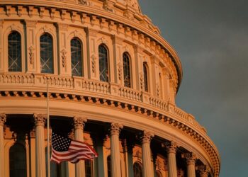 Federal Takeover Needed! Historic Fires Cause Historic Financial Fallout, Bannon Calls for Vigilance