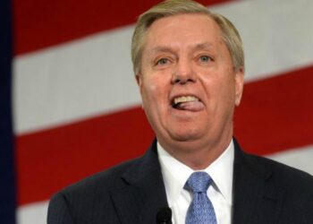 Bannon Slams Lindsey Graham’s Endless Wars Trap – Why Americans Must Keep Trump Focused on Reform, Not Old Battles