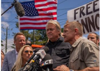 Bannon’s War Cry: America First, Not Iran’s Regime Change Circus