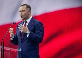 Flyover Tribute, Polish Hero, and U.S.-Poland Unity: Trump and Polish President Hold Oval Office Meeting