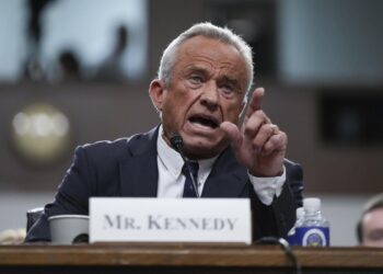 RFK Jr. Grilled: Senators’ Vaccine Vendetta Turns Senate Hearing into Panic Circus