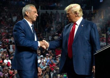 Bannon: ‘Make MAGA-MAHA Coalition or Lose’, The Battle Against Big Tech, Big Pharma Needs Action Now