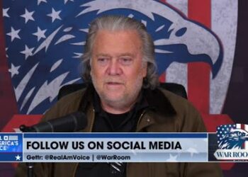 Steve Bannon exposing Congress for slipping AI amnesty into the NDAA.