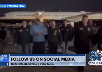 Steve Bannon questions DEA handling of Maduro after extraction photos show relaxed prisoner treatment