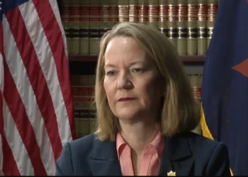 Steve Bannon reacts to New York Post report on Arizona AG and ICE enforcement