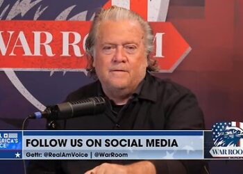 Steve Bannon WarRoom blink crater commentary
